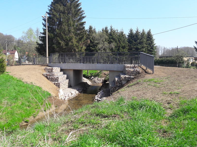 Neue Brücke "Am Stausee" über die Jahna in Zschaitz